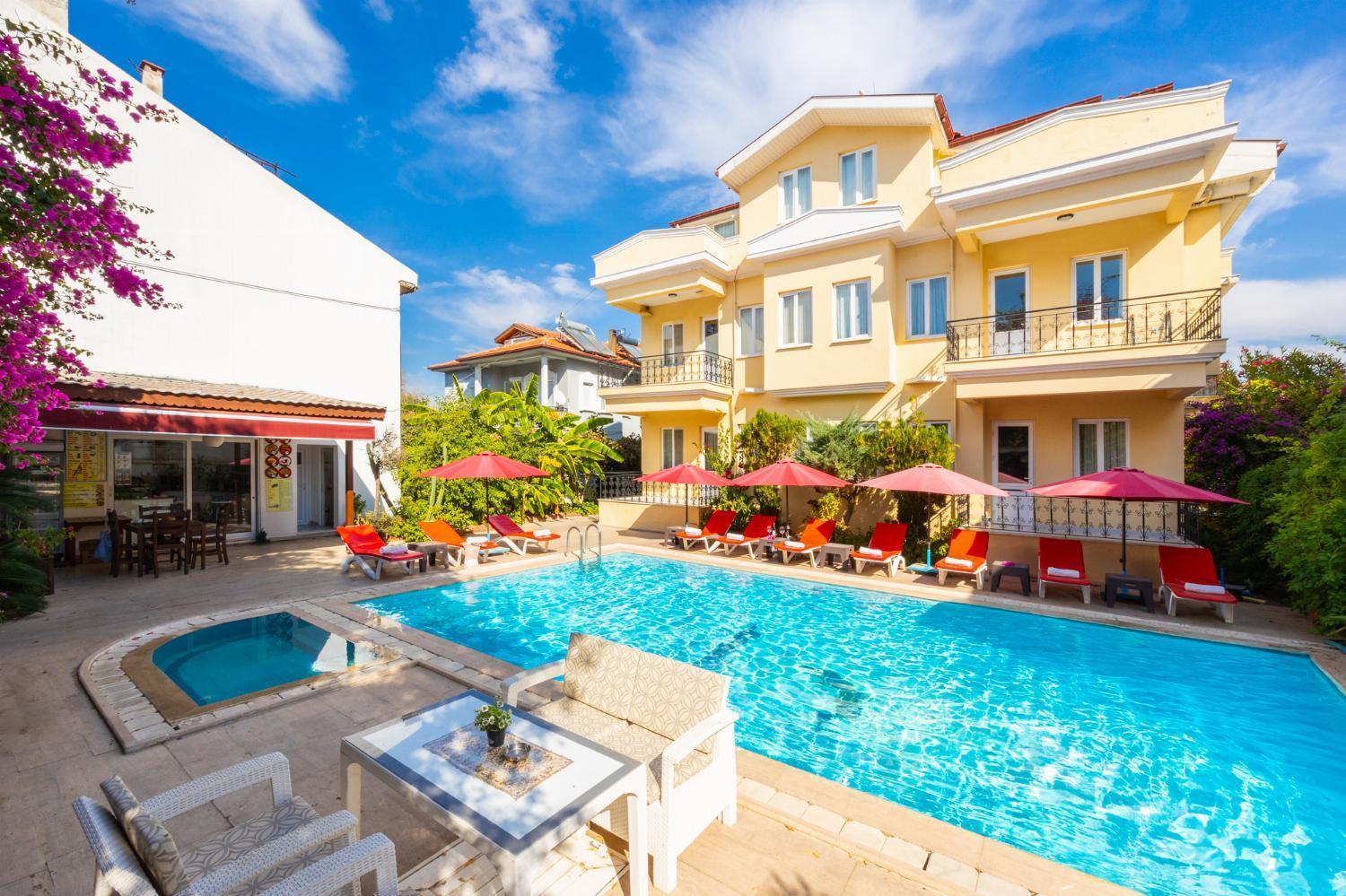 Grand Prestige Hotel ダルヤン エクステリア 写真